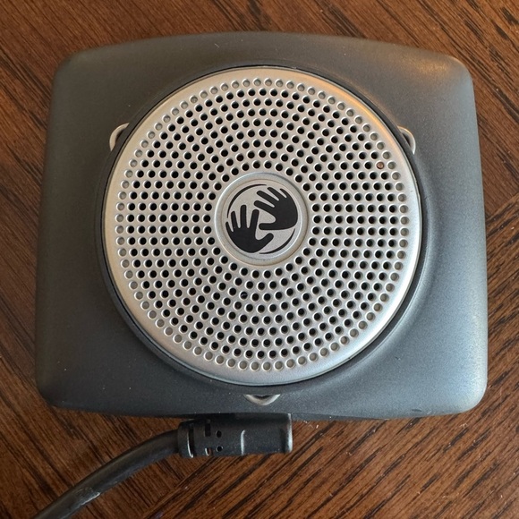 Tom Tom One N14644 GPS 3.5" screen & Car Charging Cord - Picture 5 of 6